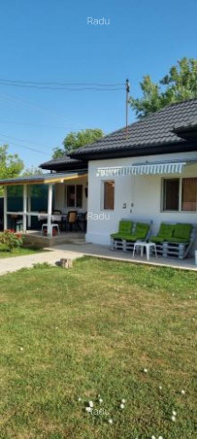 Casă de vânzare în sat Ungureni, comuna Gherghița – confort, natură și acces rapid din A3 - 1