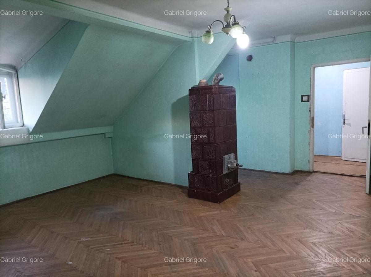 Apartament 3 camere liber la vanzare zona Central - 1