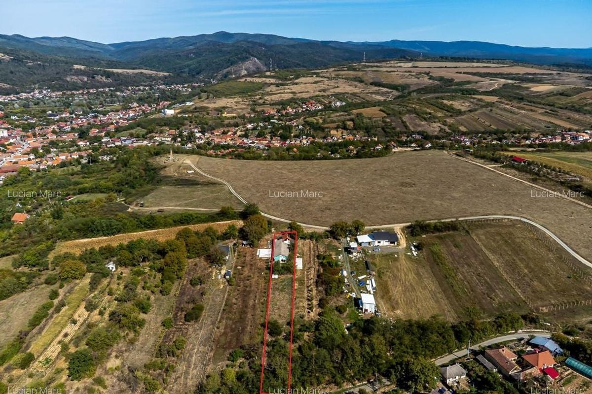 Casă cu teren generos și priveliște panoramică - Lipova - 3