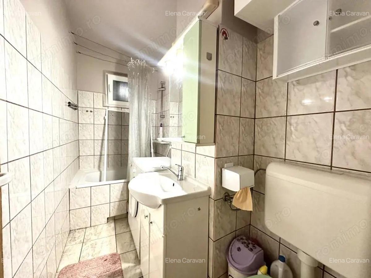 Apartament spatios, 3 camere, etajul 3 - zona Cetatii - 5