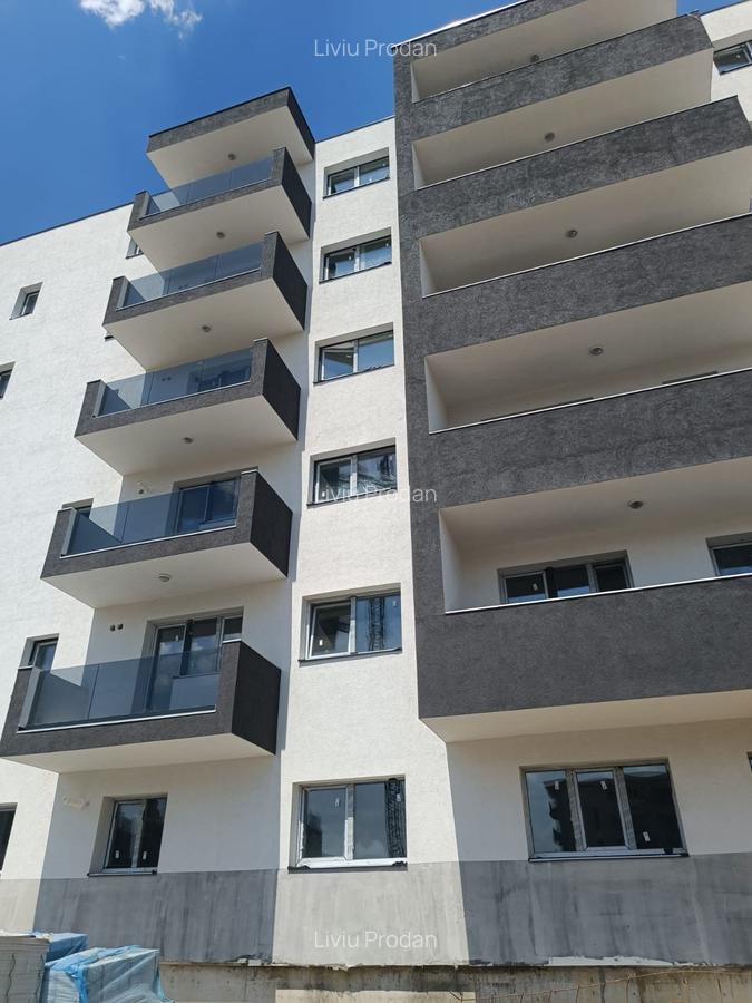 Apartament cu 2 camere decomandat în Apărătorii Patriei - 3