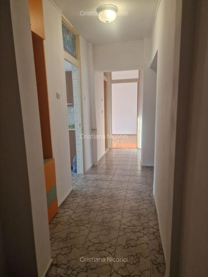 Apartament cu 3 camere decomandat, mobilat în Sebastian - 5