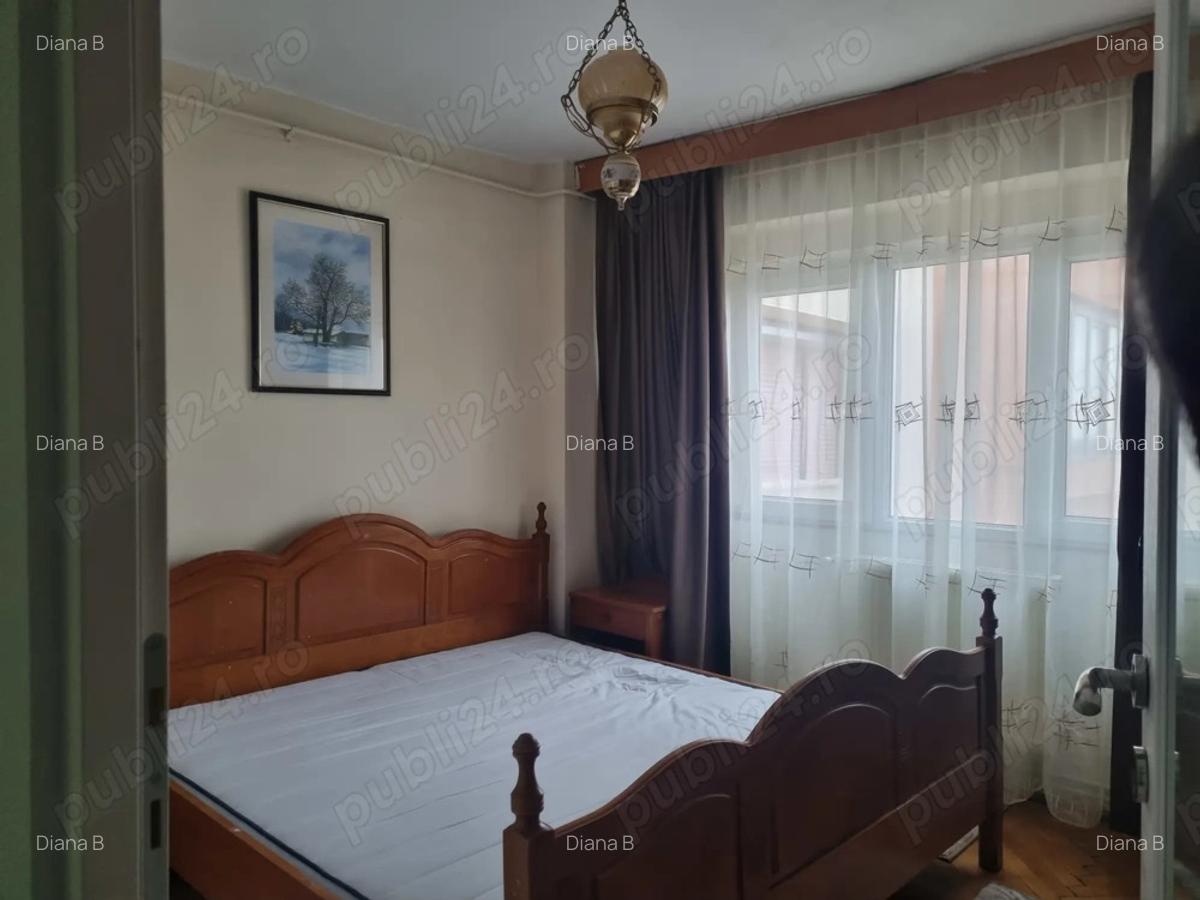 Inchiriez apartament 3 camere - 1