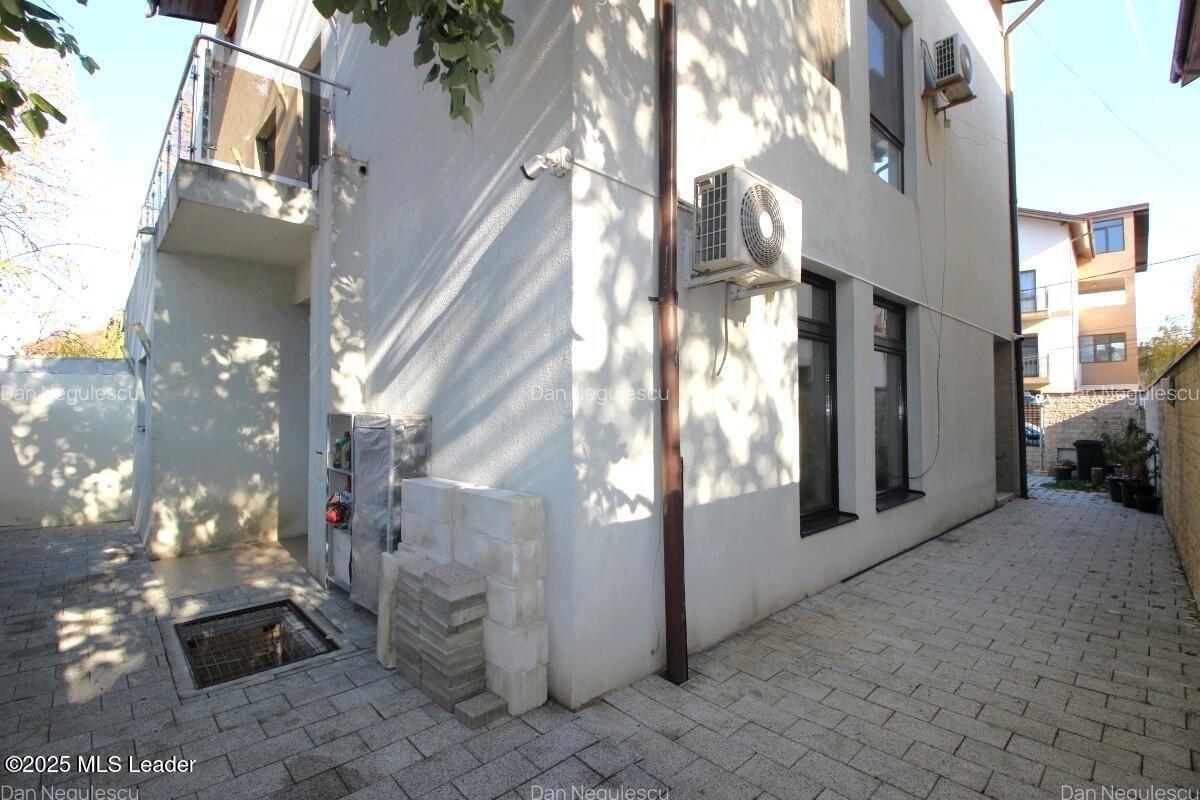 Popesti-Leordeni, Sf. Agnes, vila 2010, p+1+m, 216 mp, curte 138 mp! - 33