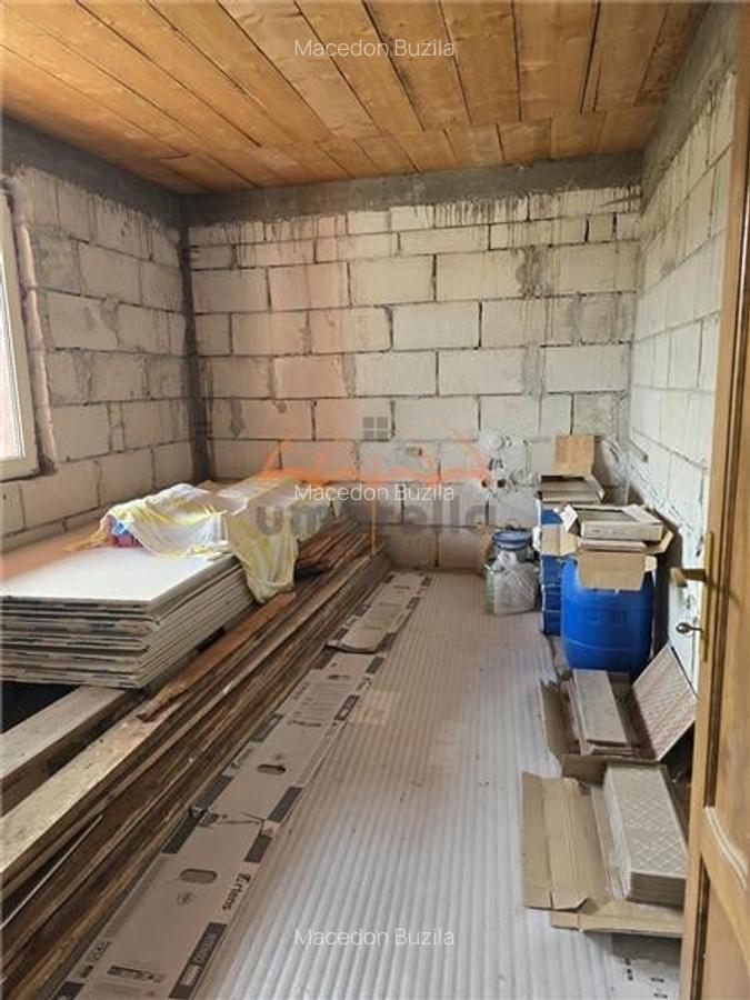 Casa de vanzare in Fundatura front 25m la E576/ 1C. - 33