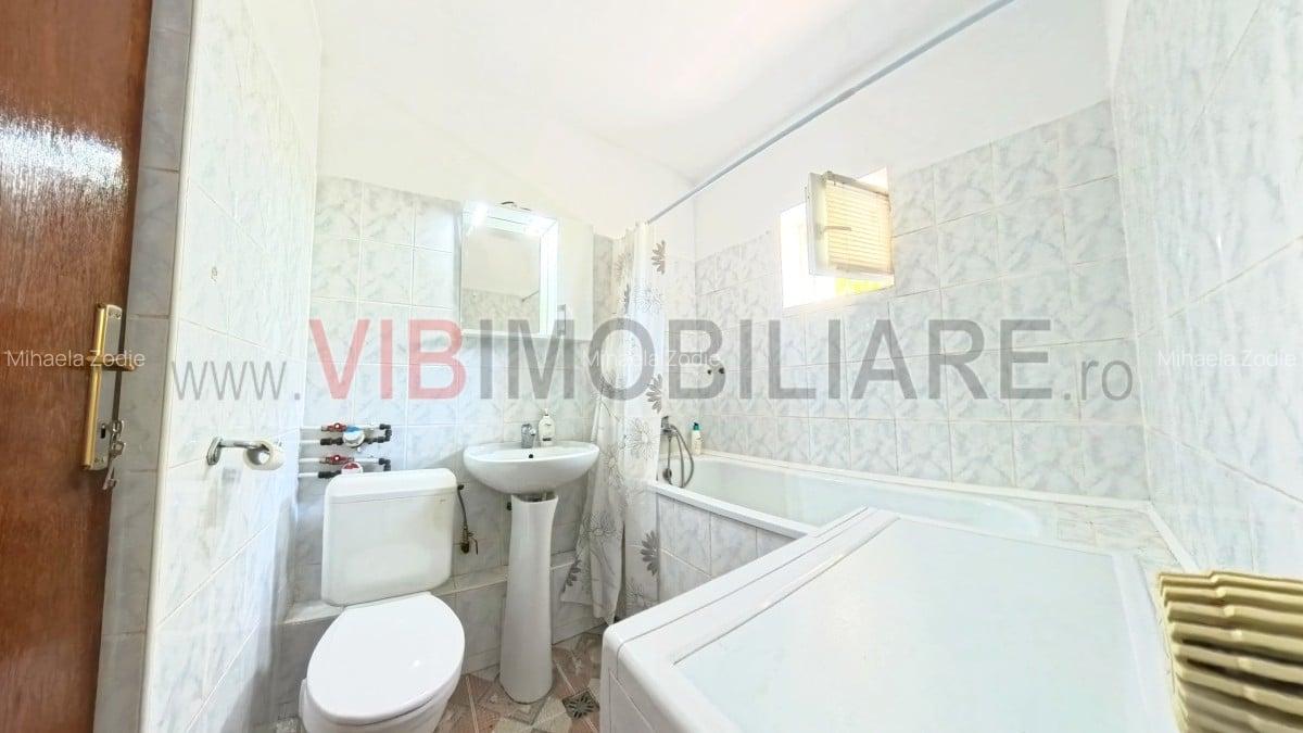 Dristor - str Ramnicu Valcea - 3 camere - 2 bai- 2 balcoane - decomandat - 10