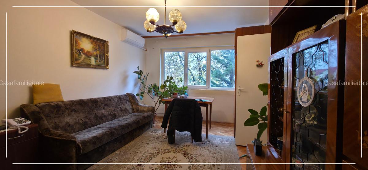 Etaj 1 Zona Dacia - liber + boxa - 1