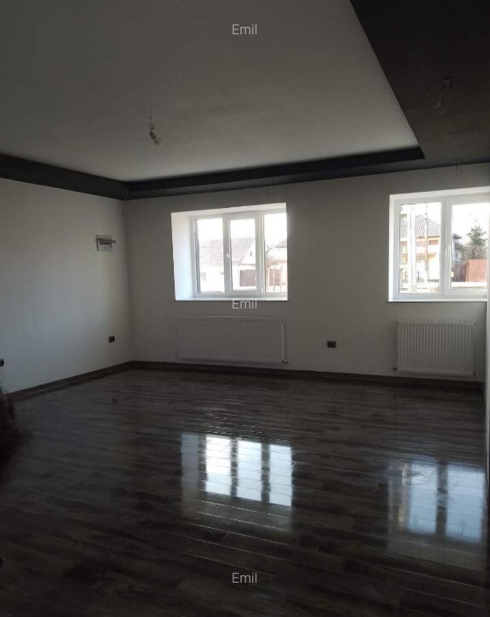 Casa Unirea formata din doua apartamente,cu doua intrari separate. - 14