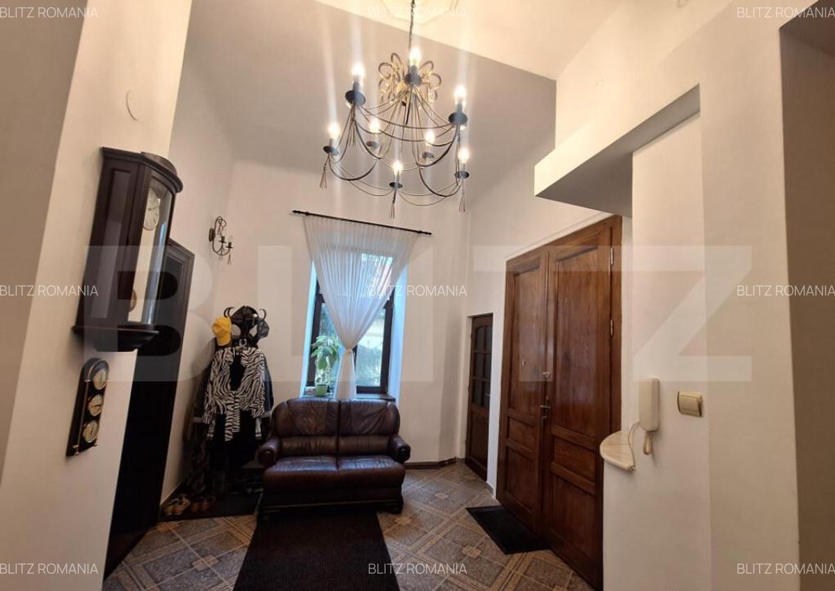 Apartament de vanzare, cu 4 camere, 125 mp, zona P-ta Romani - 1