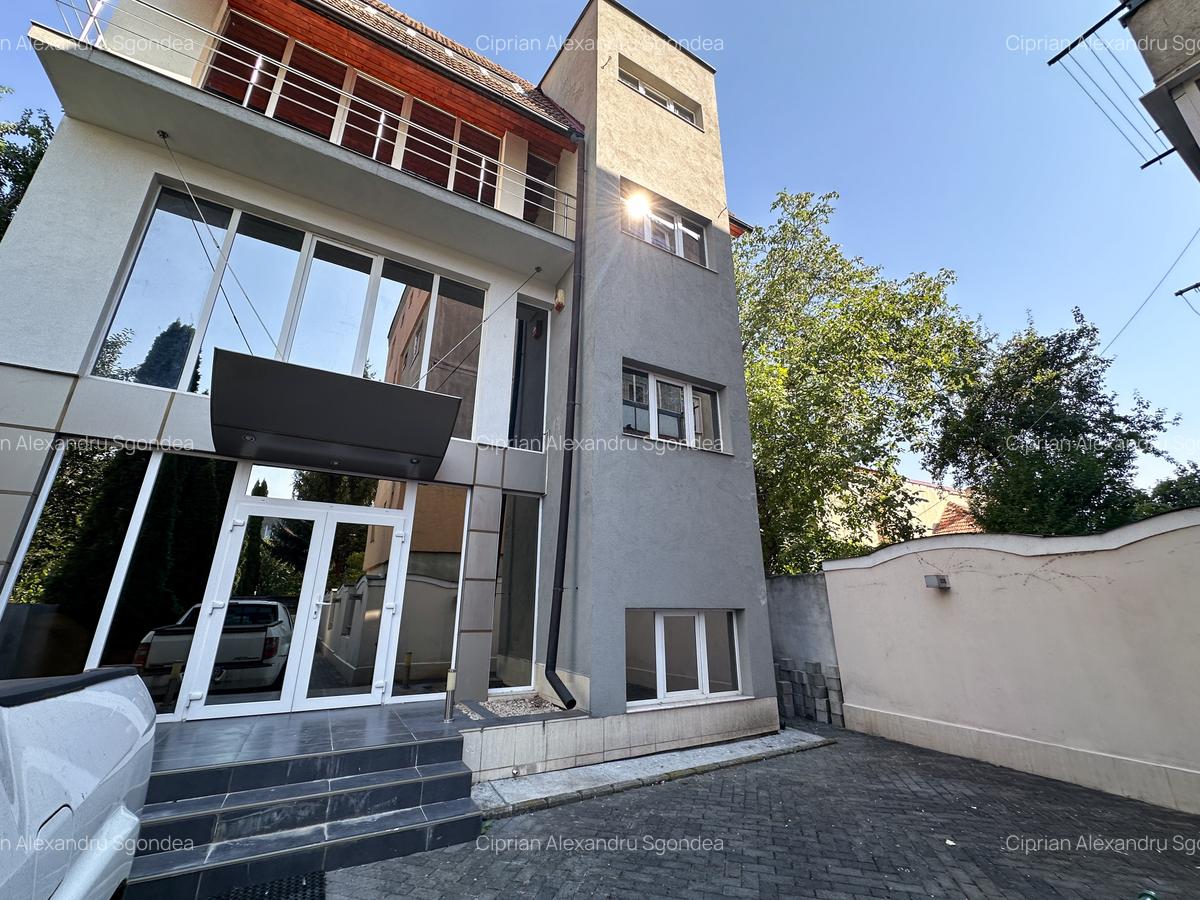 Birou, 348 mp în Florilor - 14