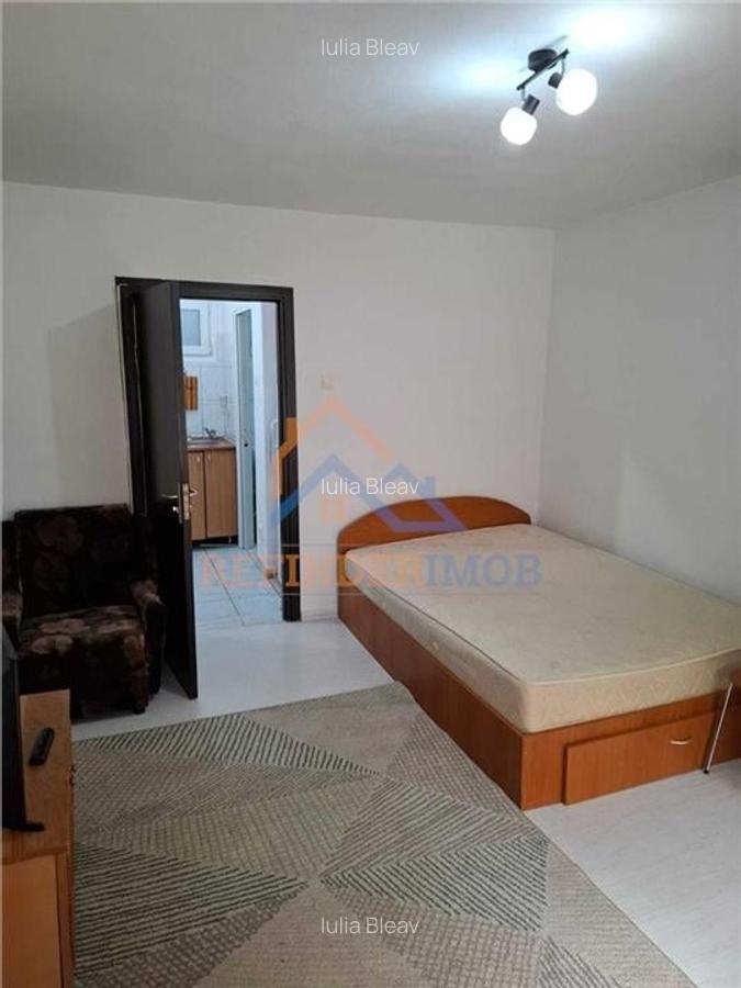 Vanzare apartament 1 camera zona Giurgiului - 1