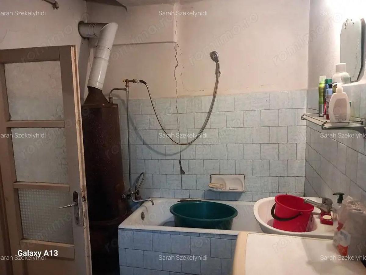 BRASADAS vinde casa 3 cam. zona Unirii teren 550mp. - 13