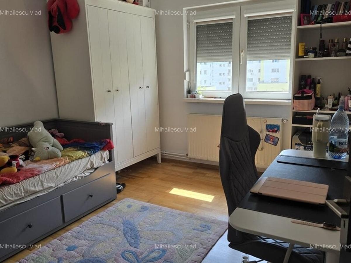 Apartament cu 3 camere decomandat, mobilat în 13 Septembrie - 16