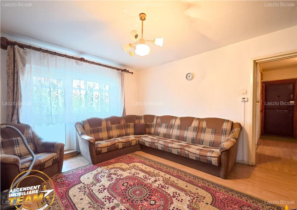 Apartament 2 camere, spatios, etaj1, zona Centrala, Sfantu G - 1