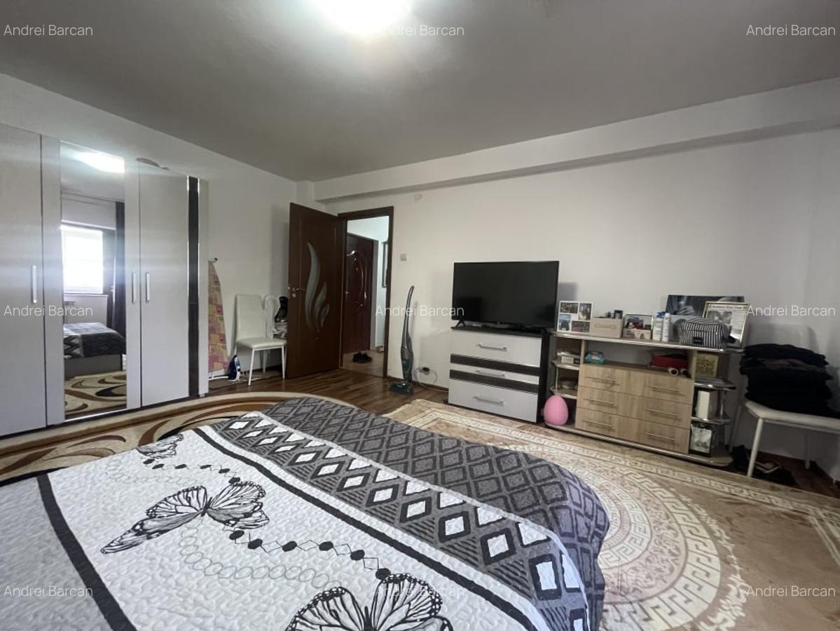 Apartament 3 camere, 82 mp utili, complet decomandat - Etaj 2/2 - 2