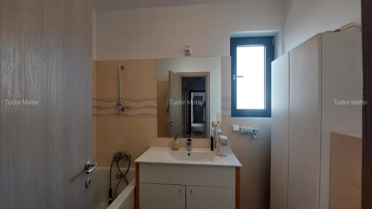 Apartament cu 3 camere decomandat în Băneasa - 9