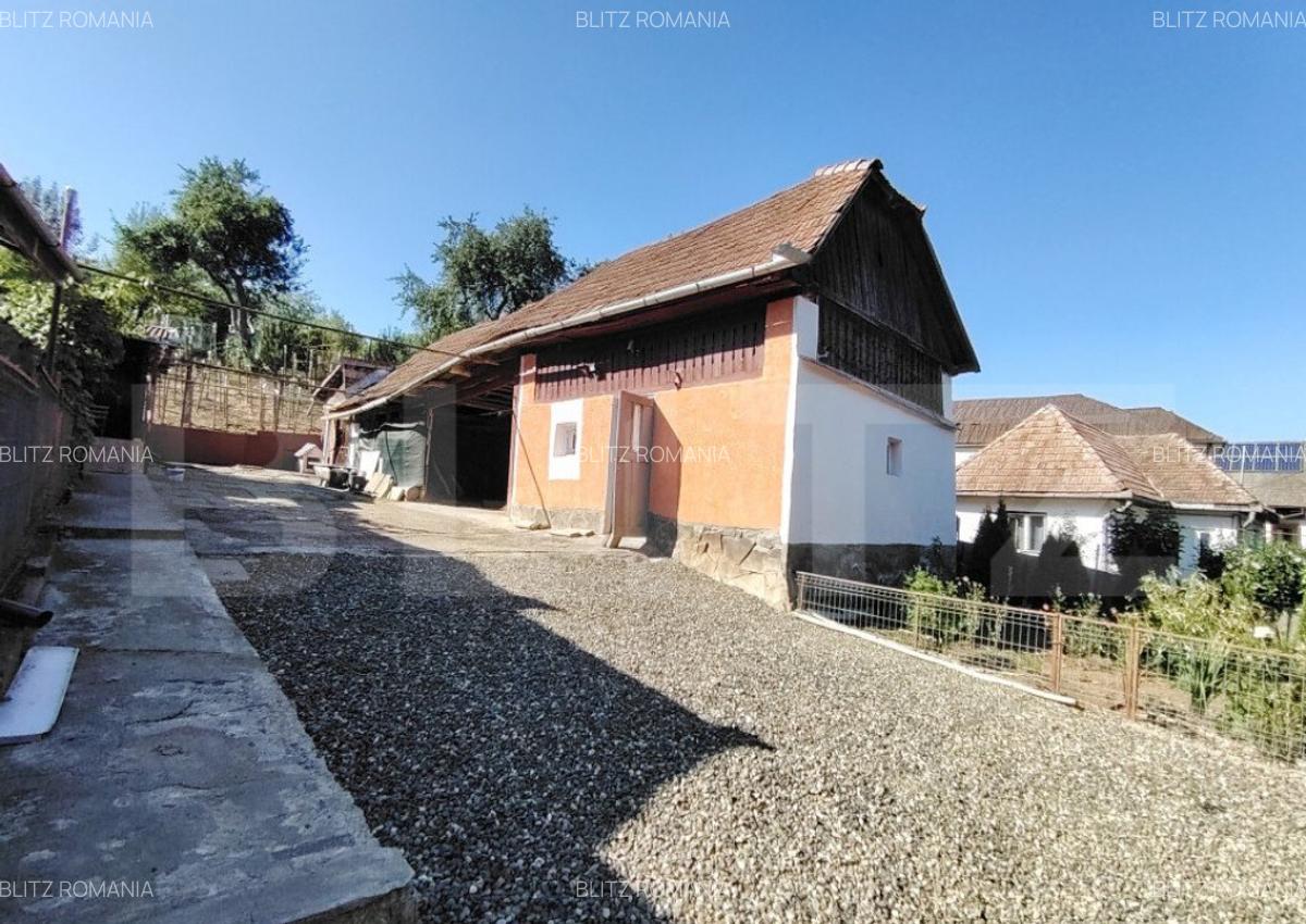 Casa tradi?ionala cu 3 camere, teren mare ?i gradina i - 16