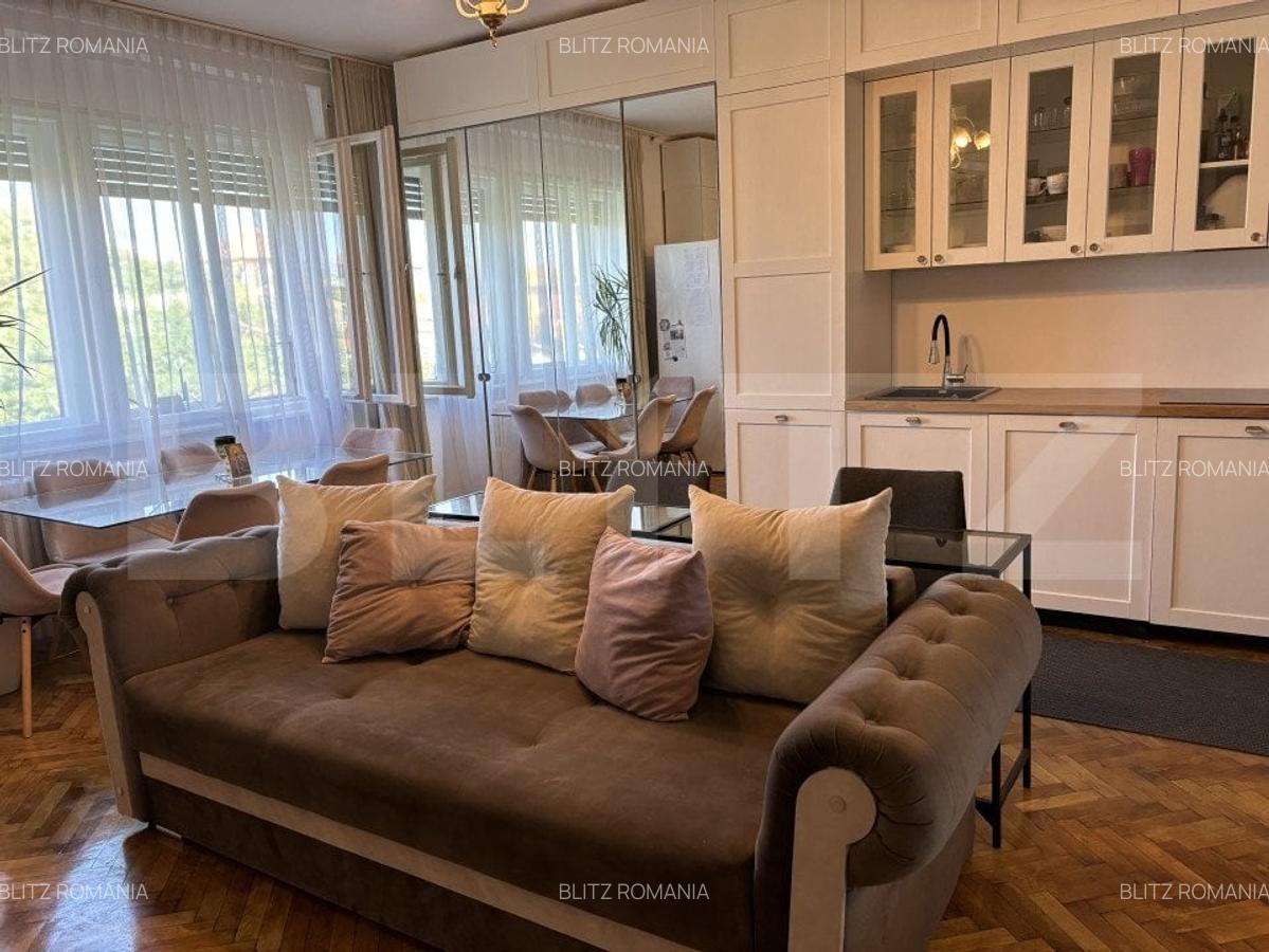 Apartament deosebit intr-o cladire istorica, ultracentral - un camin elegant si - 3