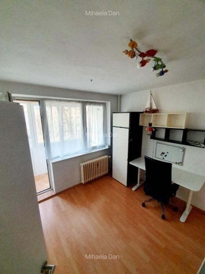 Apartament 3 Camere - Semidecomandat - Zona Colentina - 2