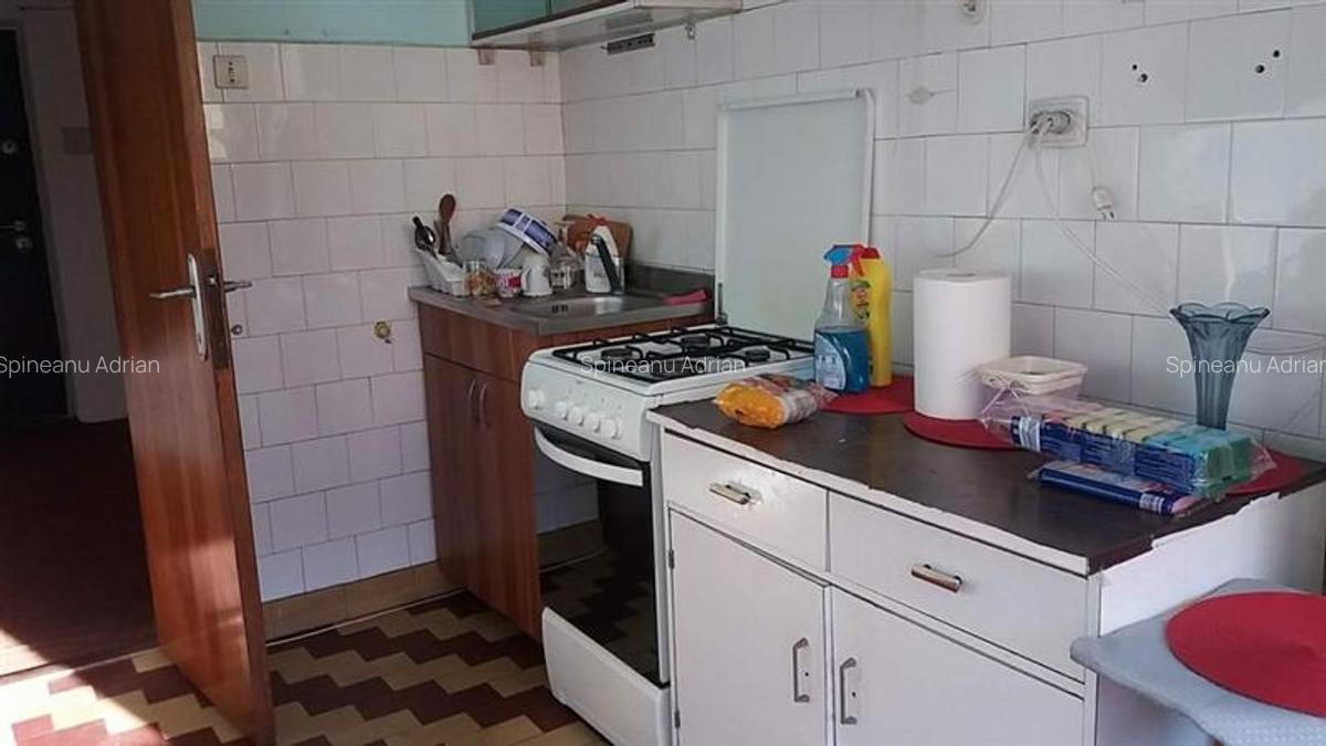 2 cam decomandat  Circumvalatiunii-Mall centrala proprie - 2 2 cam decomandat  Circumvalatiunii-Mall centrala proprie - 2