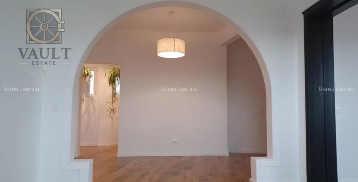 Apartament 4 camere - CENTRALA PROPRIE - VEDERE CATRE PALATUL PARLAMENTULUI - 3