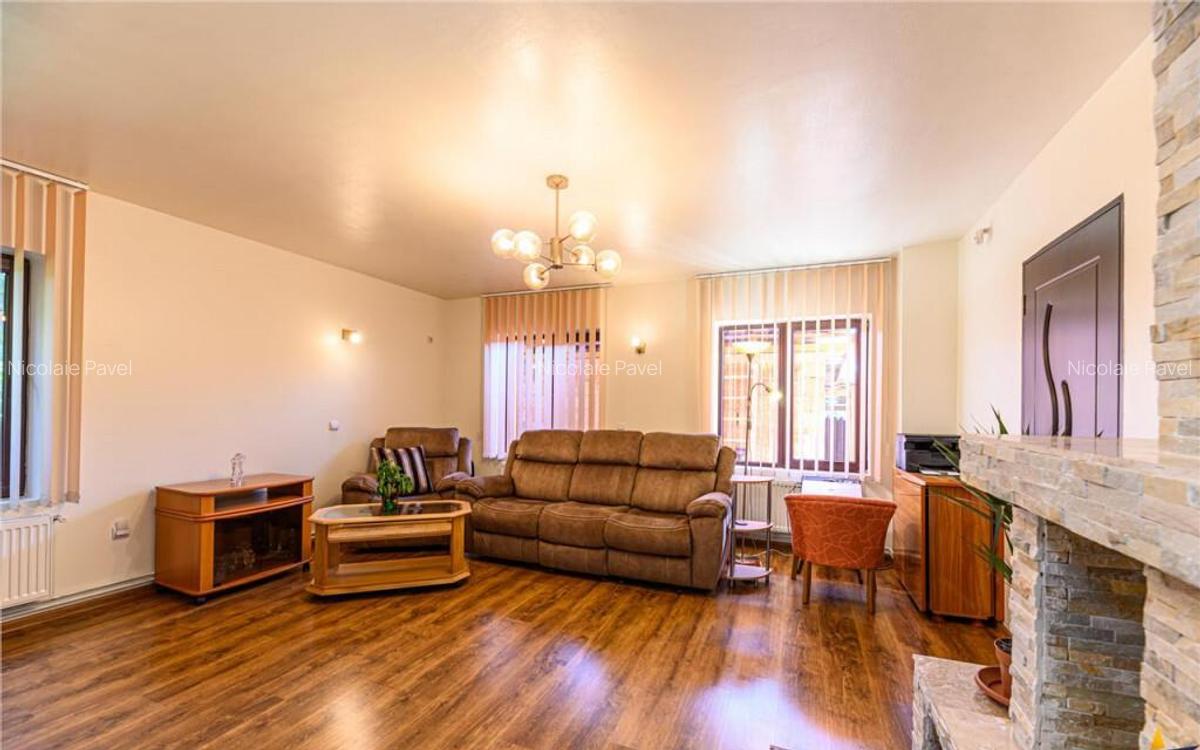 Vila luminoasa cu:terase,curte,gradina, livada, vedere munte - 2