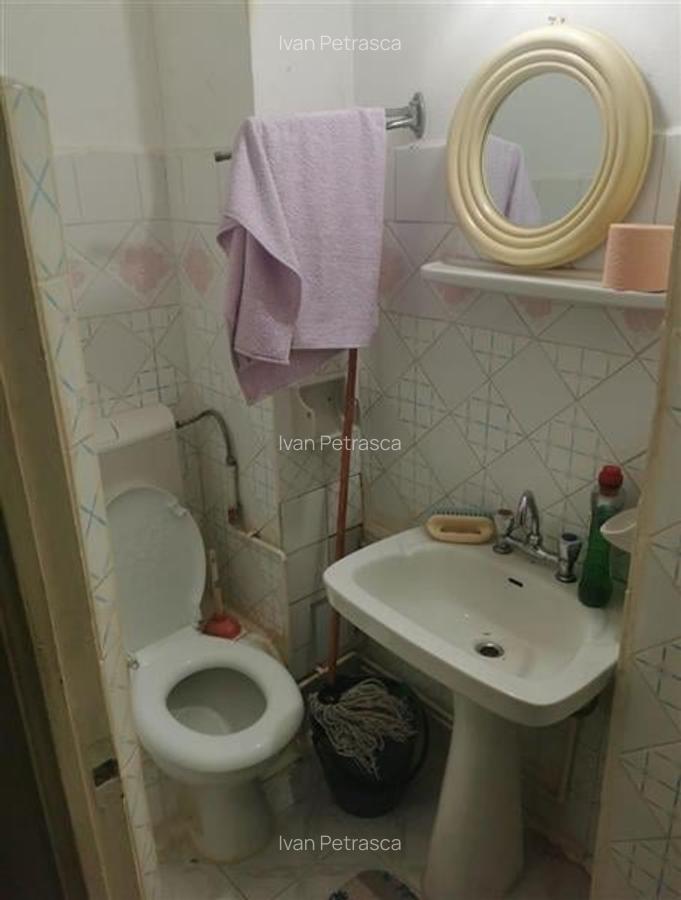 Decomandat la etajul 2 cu 2 băi și 2 balcoane - 2