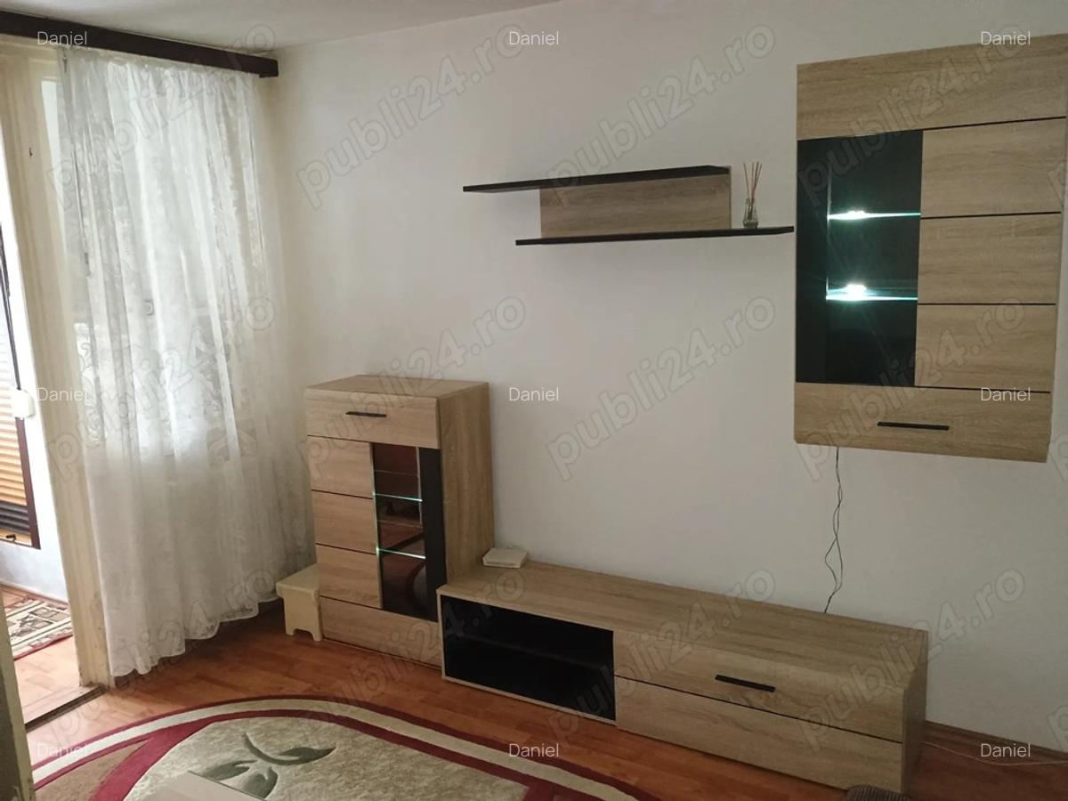 Ofer spre inchiriere garsoniera zona 0 Brasov - 6