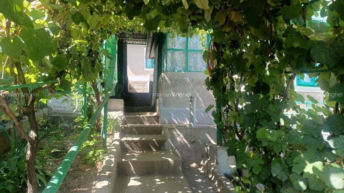 Casa de vanzare In Tulcea constuctie de 120 metri patra?i pe suprafa?a totala de 300 metri patrati - 4