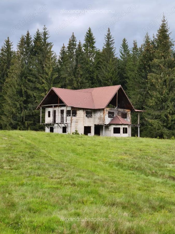 Vand cabana plus teren la munte zona Bradet - 1