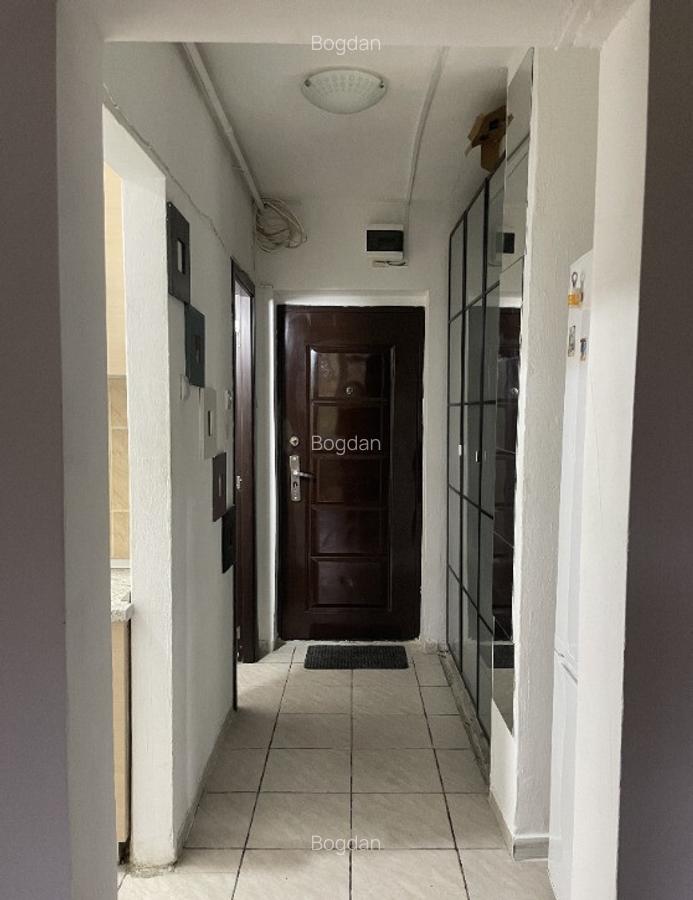 Garsoniera de inchiriat 50 m de metrou Costin Georgian - 1