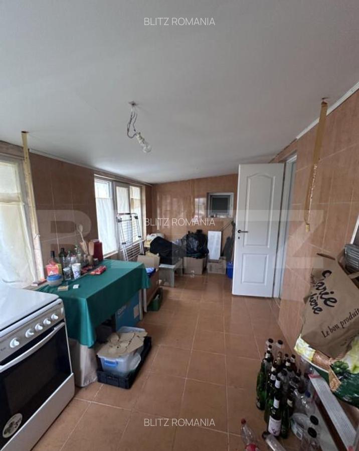 Casa de vanzare, zona deosebita , teren generos,Sali? - 9