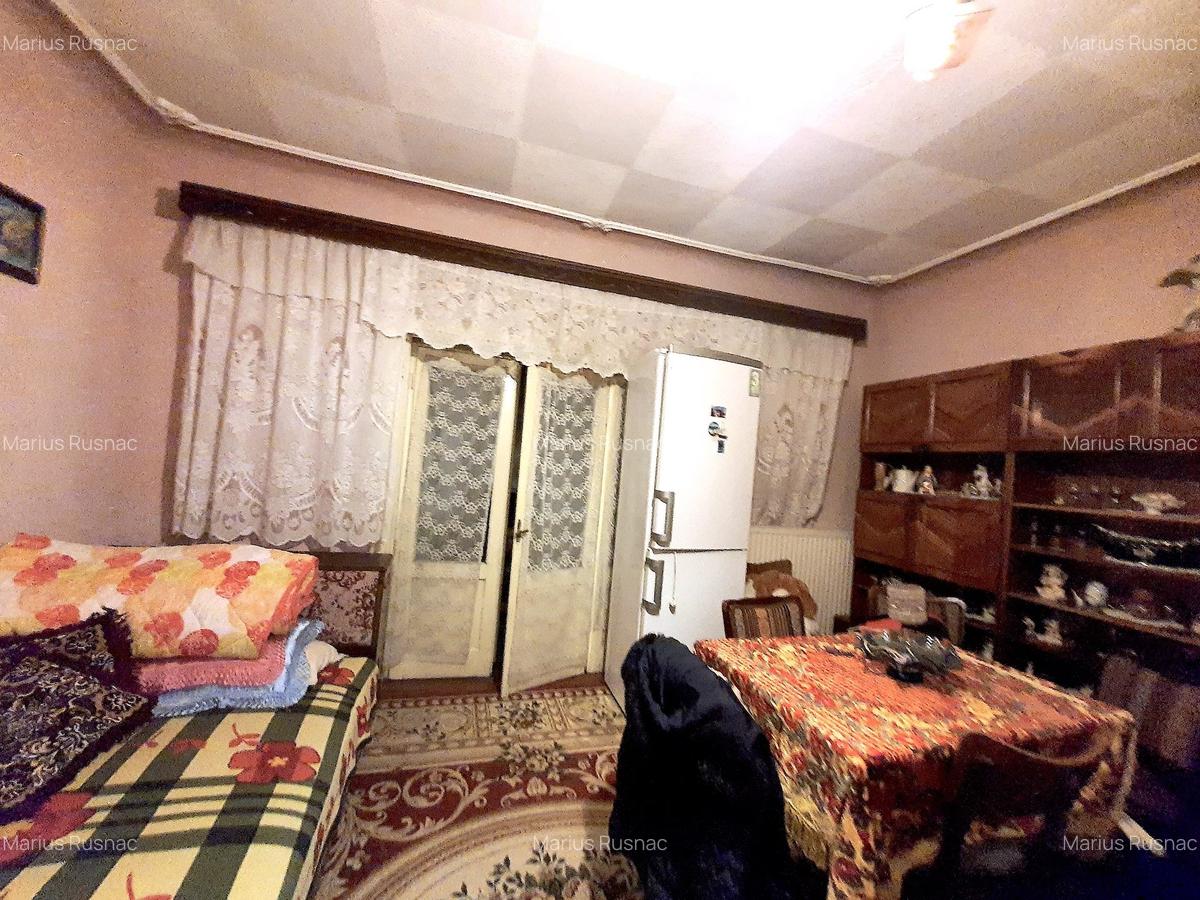 Apartament de vanzare in vila cu curte de 300mp MENUETULUI- Piata Presei Libere - 1