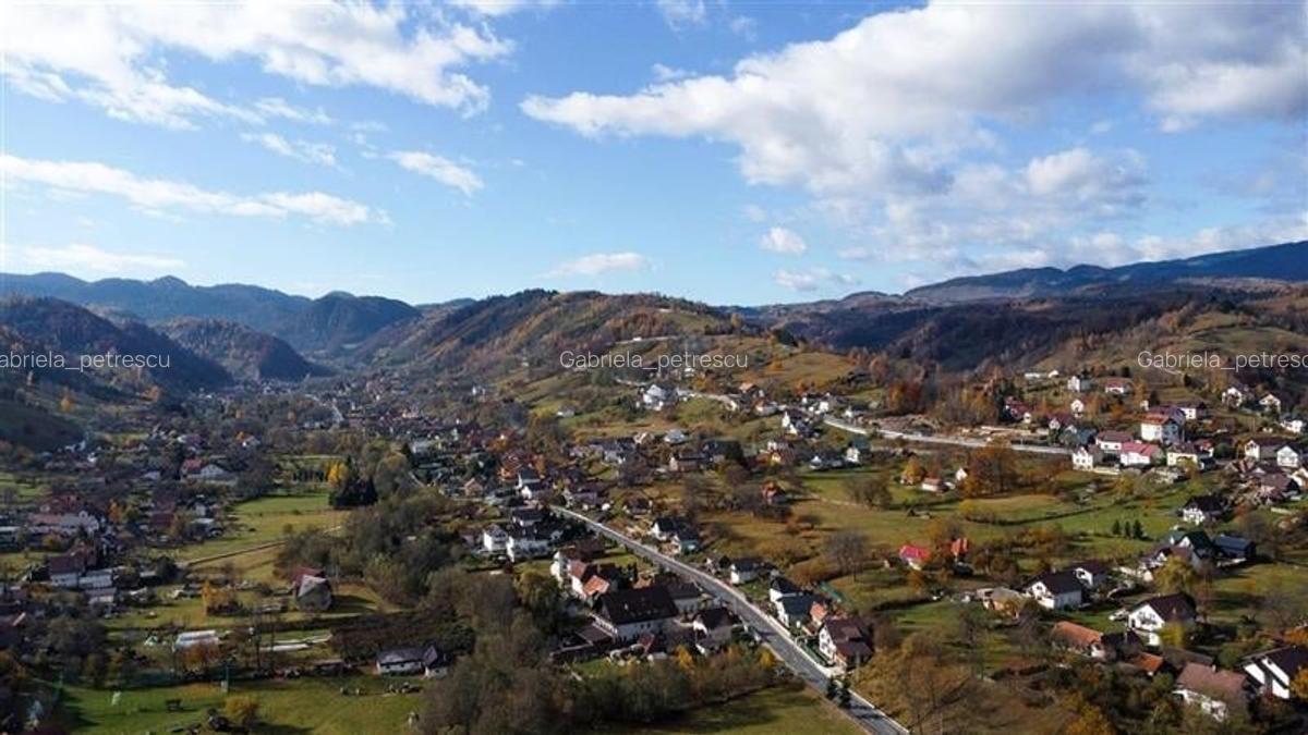 FILM! Constructie rustica tip Casa Verde, cu parau si panorama impresionanta, Mo - 4