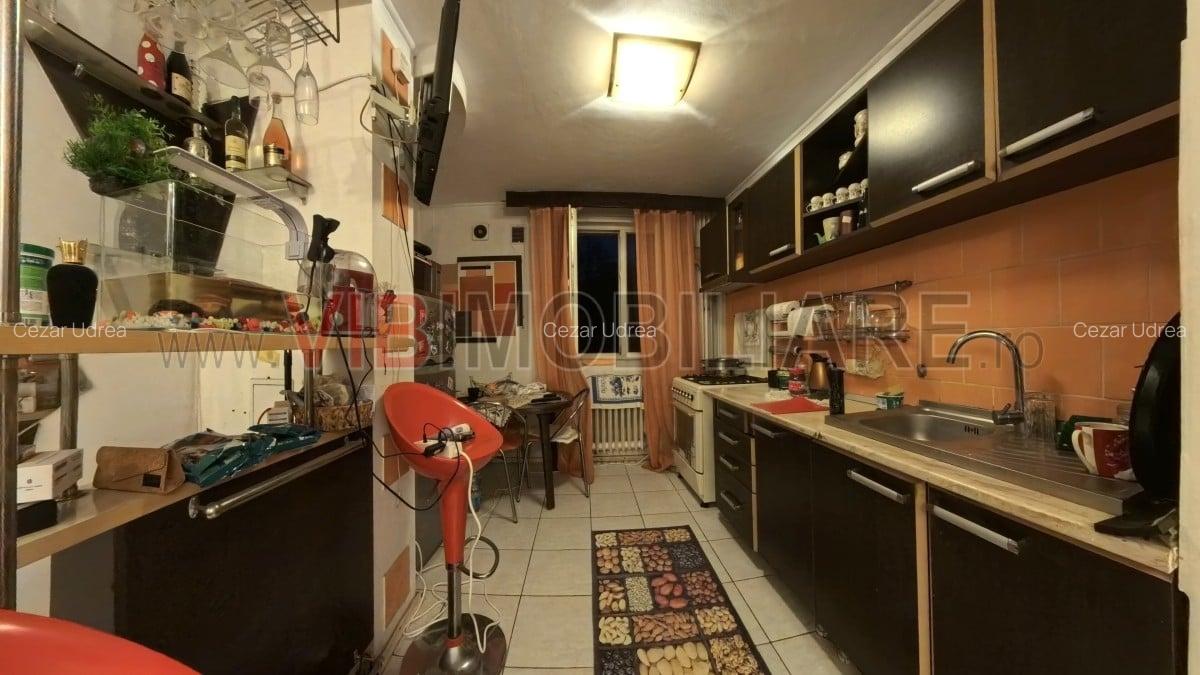 Apartament 3 camere - Aleea Fetești - 2/4 Comision 0 - 2