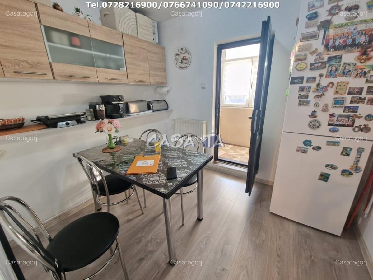 Apartament 3 camere, situat in Targu Jiu, Bld Ecaterina Teodoroiu - 8