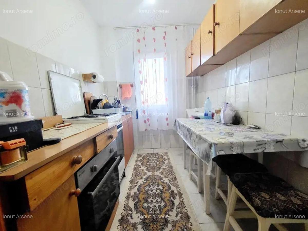 Milcov - Apartament 3 cam semidecomandat, etaj 3/4, mobilat - 12