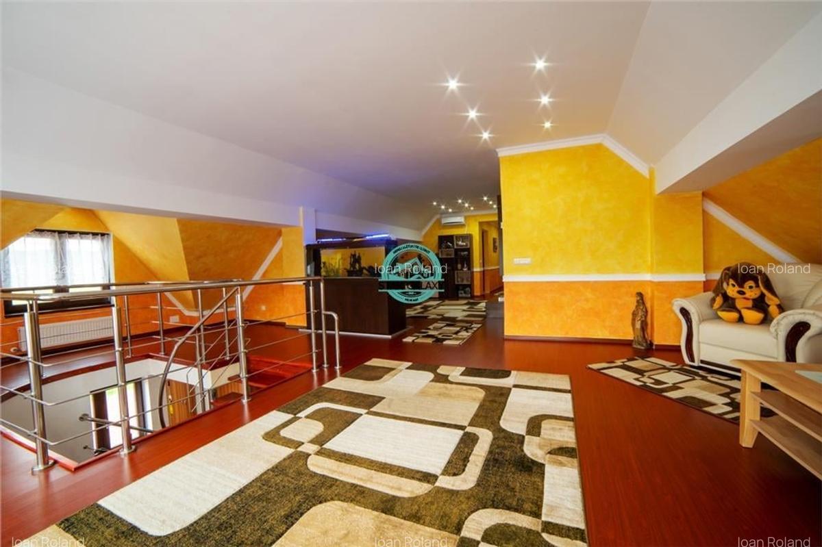 Oportunitate ! Pensiune 7 camere, 4 apartamente, 760mp utili la E60 - 22