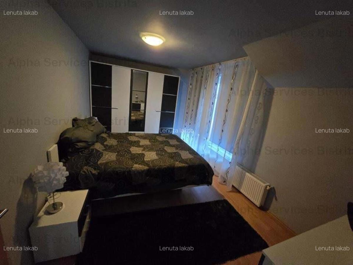 Vila spatioasa, construita in 2005 - 9