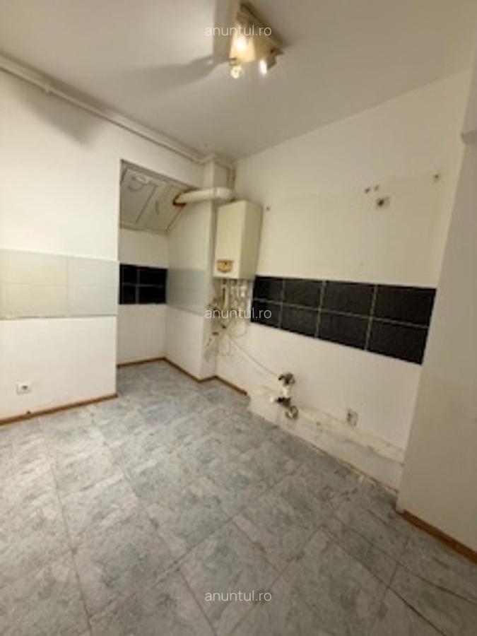 Giulesti, Str Agnita, bloc 2016, Ap 3 camere, 85 mp pret 84000 euro - 1