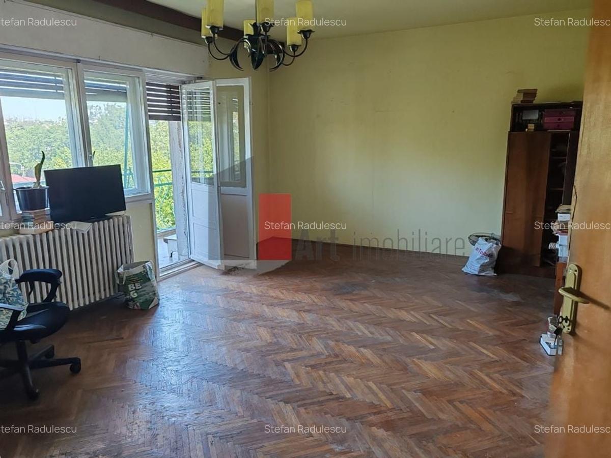 Apartament cu 4 camere decomandat în Cotroceni - 2