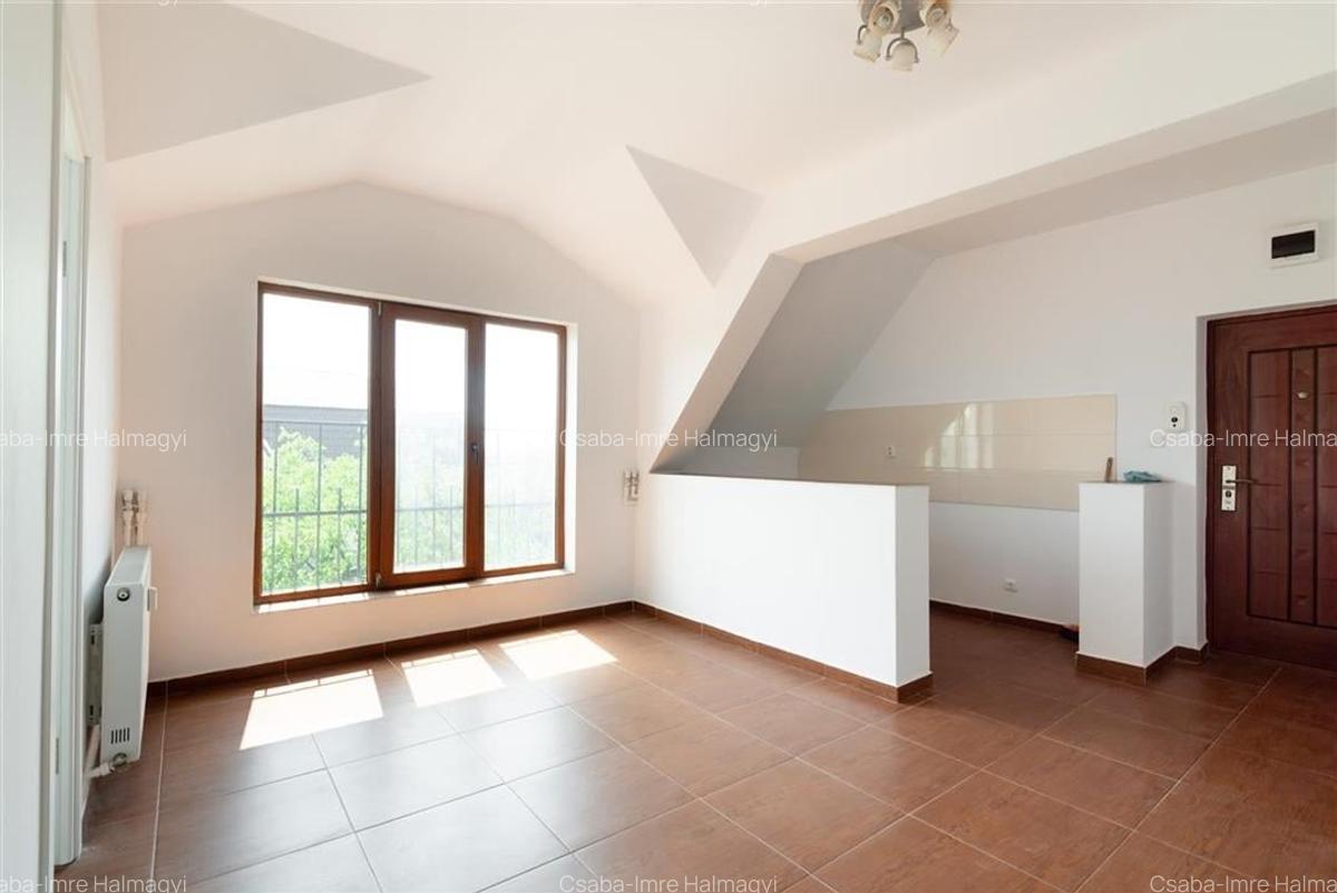 Apartament cu 3 camere decomandat în Cantemir - 2