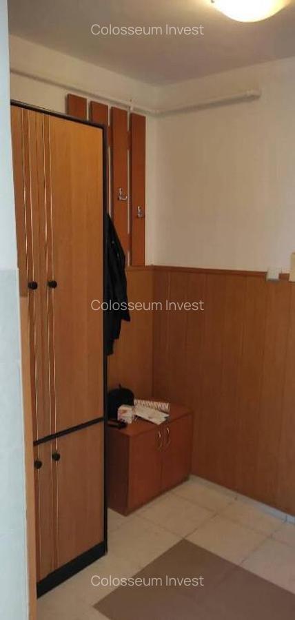 Apartament cu 2 camere,decomandat - zona Calea Bucuresti - 5