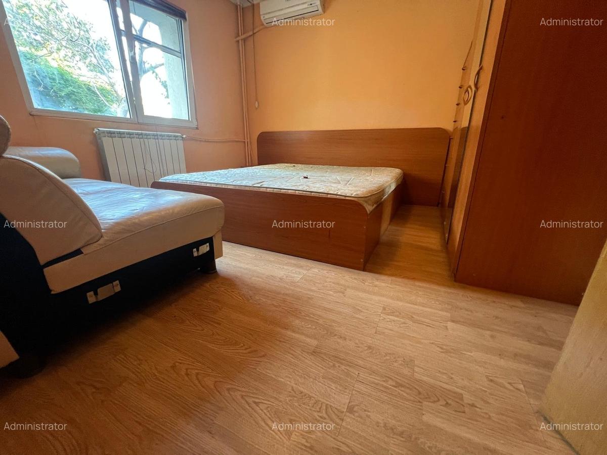 Aviatiei, decomandat, etaj 1 - 8