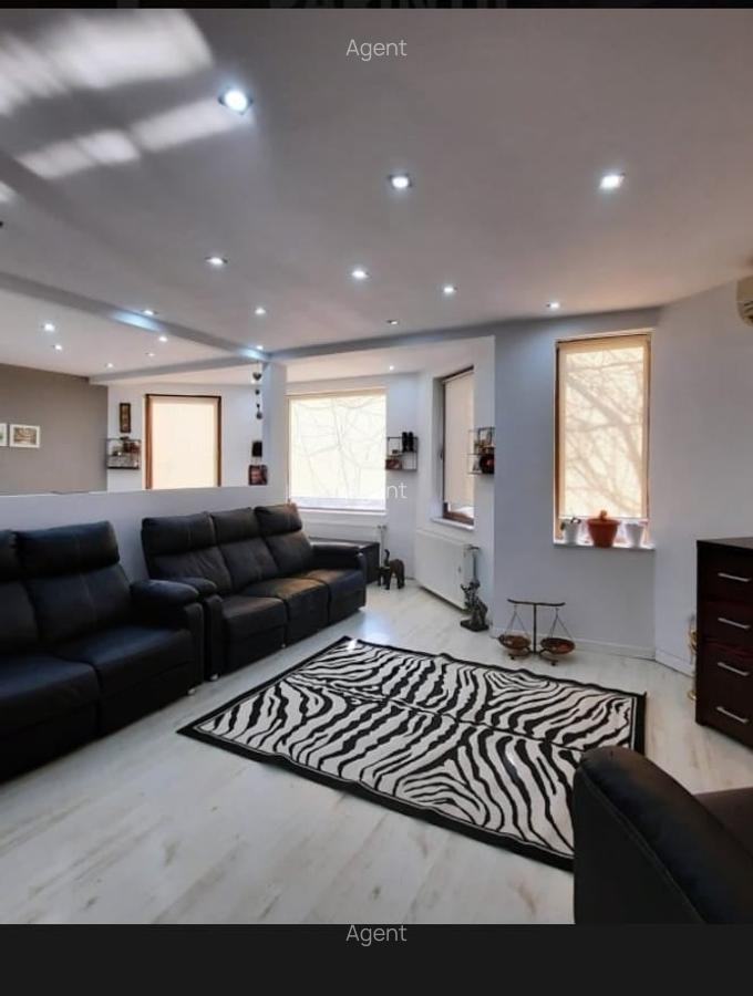 Casă cu 7 camere în Cumpăna - 1