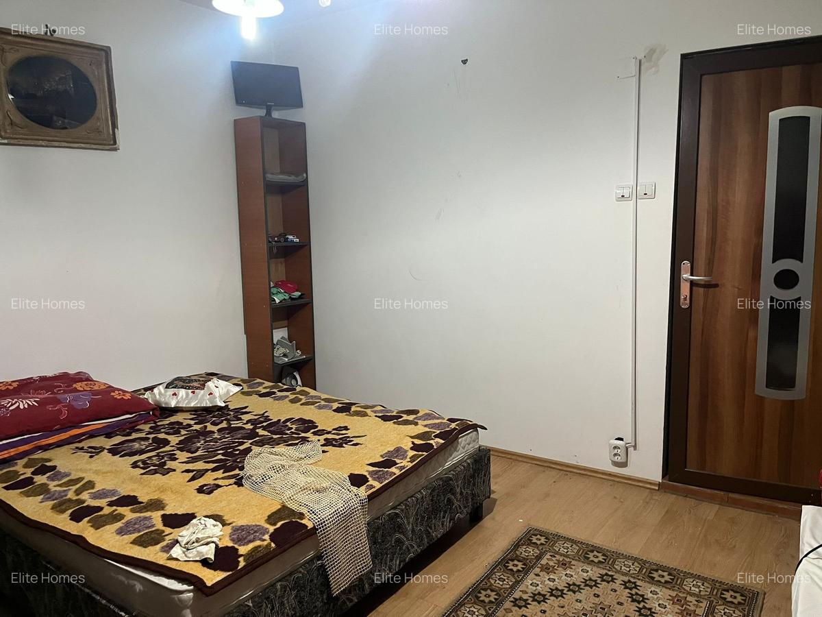 Casă cu 5 camere în 1 Mai - 9