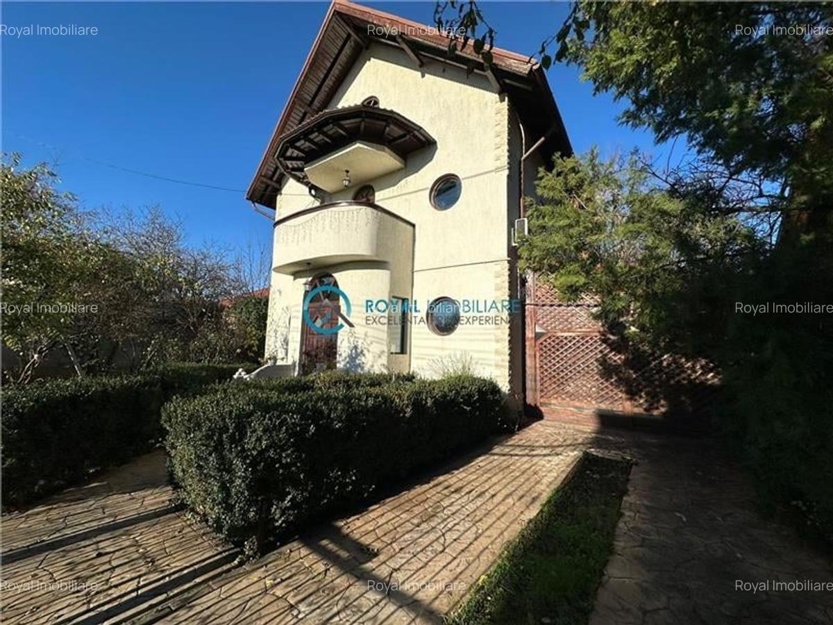Royal Imobiliare - Vanzare Vila 5 camere , teren 800 mp,zona Sala Sporturilor - 2