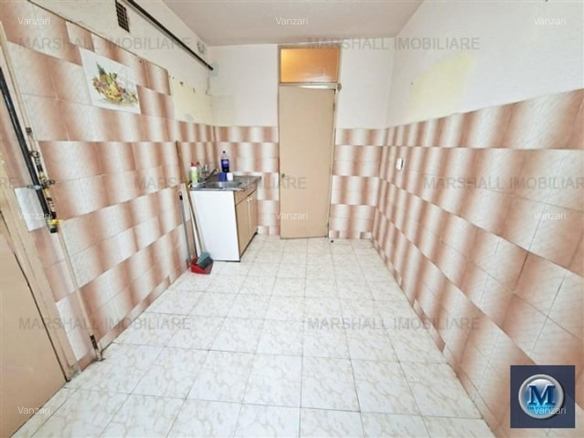Apartament 3 camere de vanzare, zona Central, 74,00 mp #16677 - 2