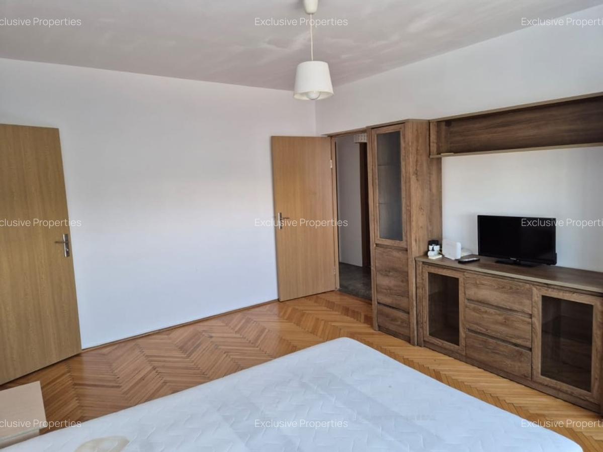 Apartament 3 camere Stefan Cel Mare Lizeanu bloc izolat vedere spate - 2