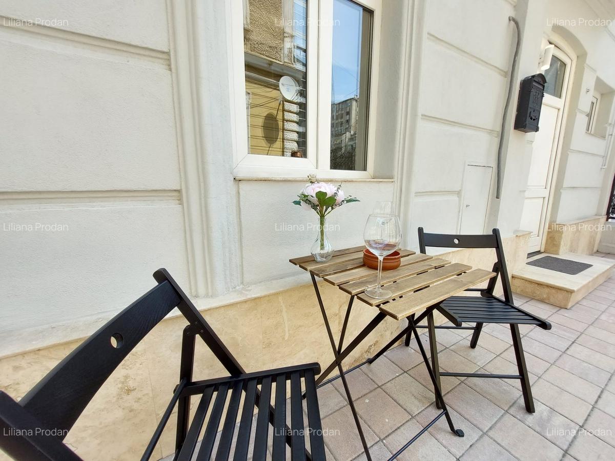 Apartament cu 2 camere decomandat, mobilat în P-ța Universității - 17